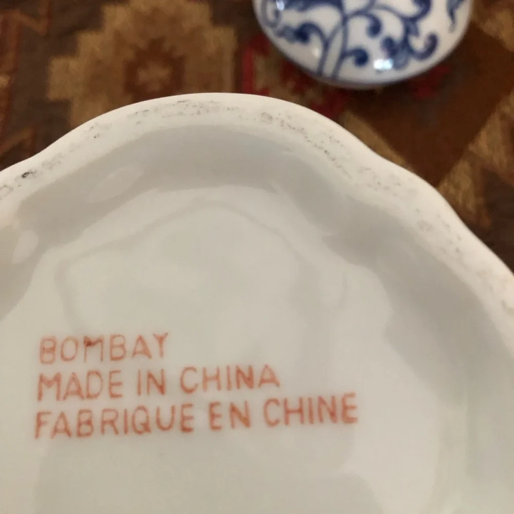 Beautiful Bombay&Co. Blue and White teapot vintage with floral print. - Picture 7 of 8